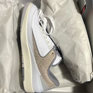 MEN NIKE AJ 2 RETRO SNEAKERS
